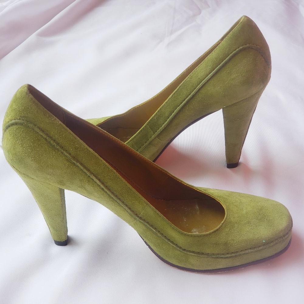 Vince Camuto Apple Green Suede Pumps.